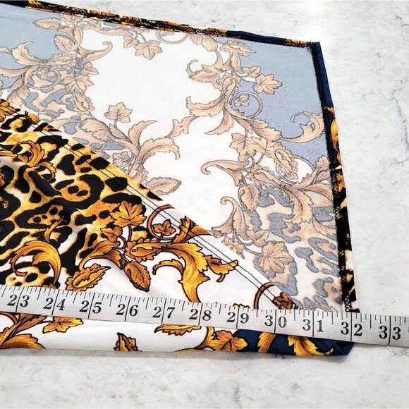 Mistyrose White & Blue Leopard Floral Print Skirt with Ruched Front Size S - Picture 7 of 7